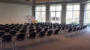 MMI-Das Hotel: Tagungen für bis zu 180 Personen in unserem Plenum zuzüglich großem Plenum-Foyer für Ihre Tagungspause.